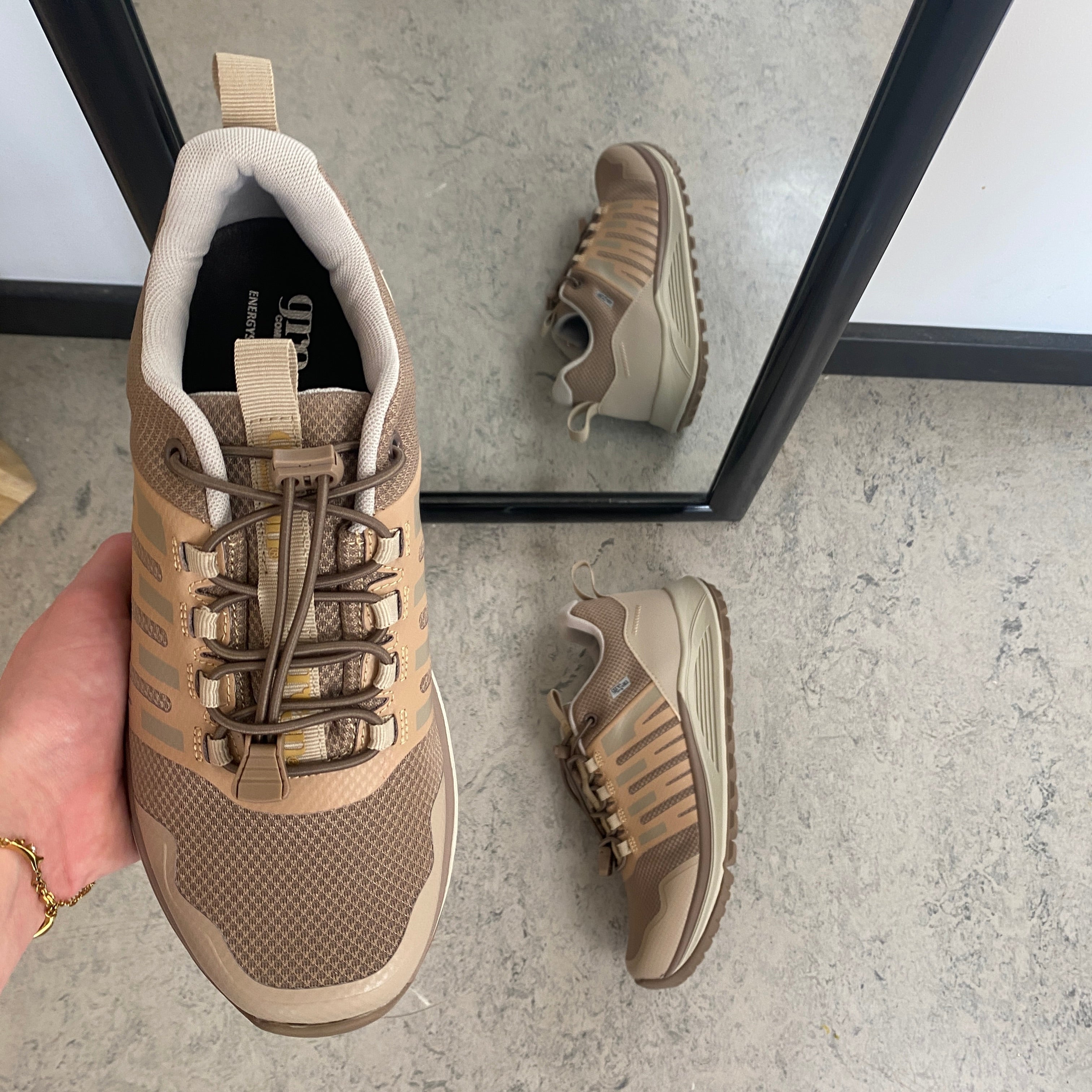Vattentät vandringssko för dam i sandfärg från Green Comfort