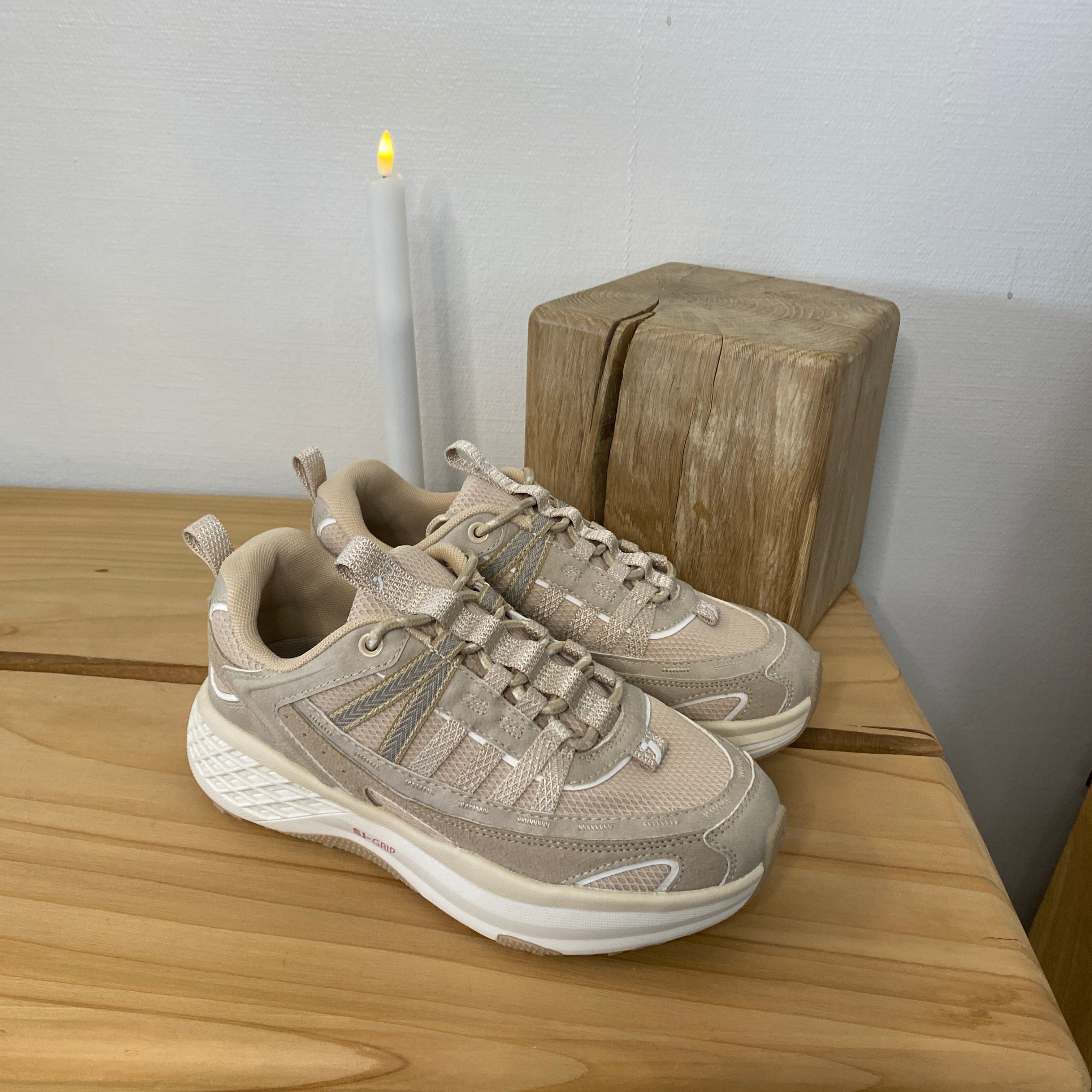 Beige/bruna skor – SSKbutiken.se