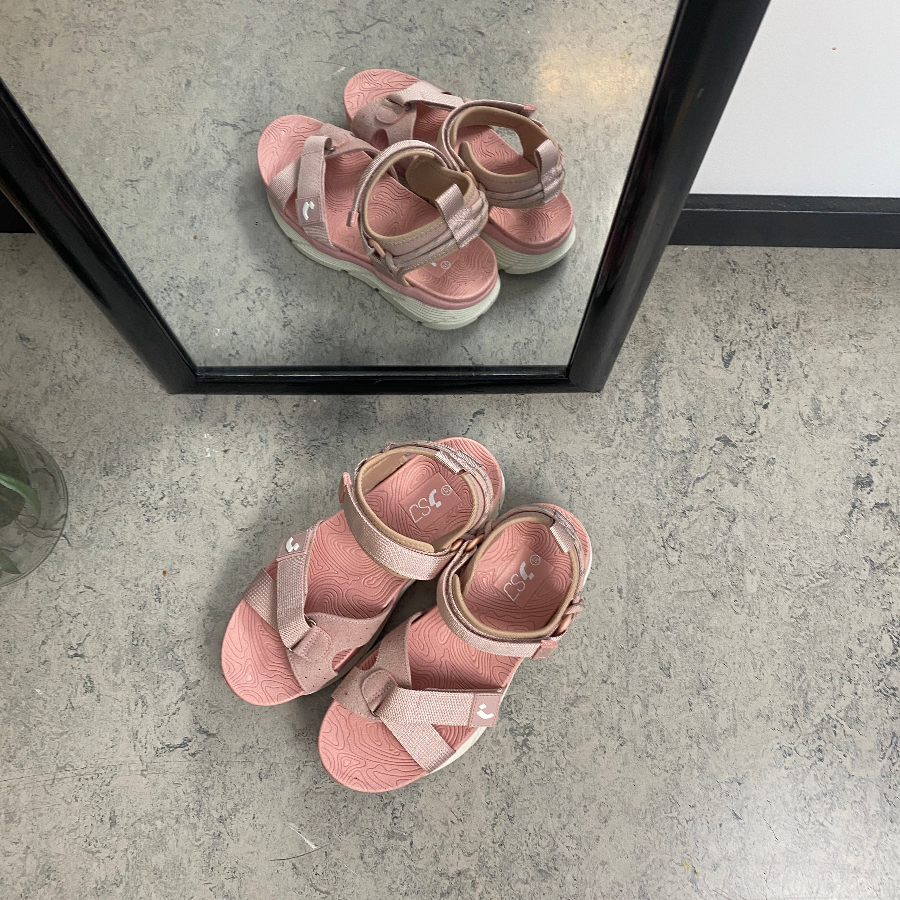 Rosa sandal – SSKbutiken.se