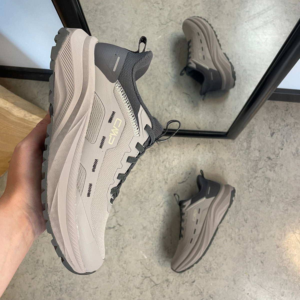 CMP Kymber Easy-Fit – ljusgrå sneaker med elastiska snören