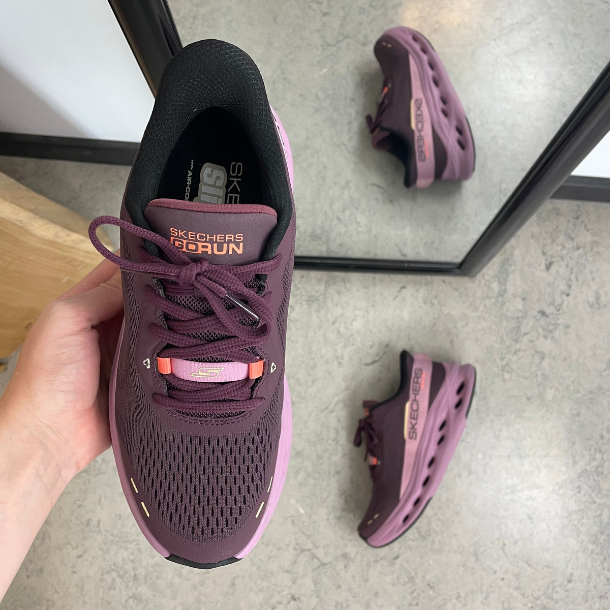Bordeaux Skechers Hands Free Slip-ins Max Cushioning Glide-Step