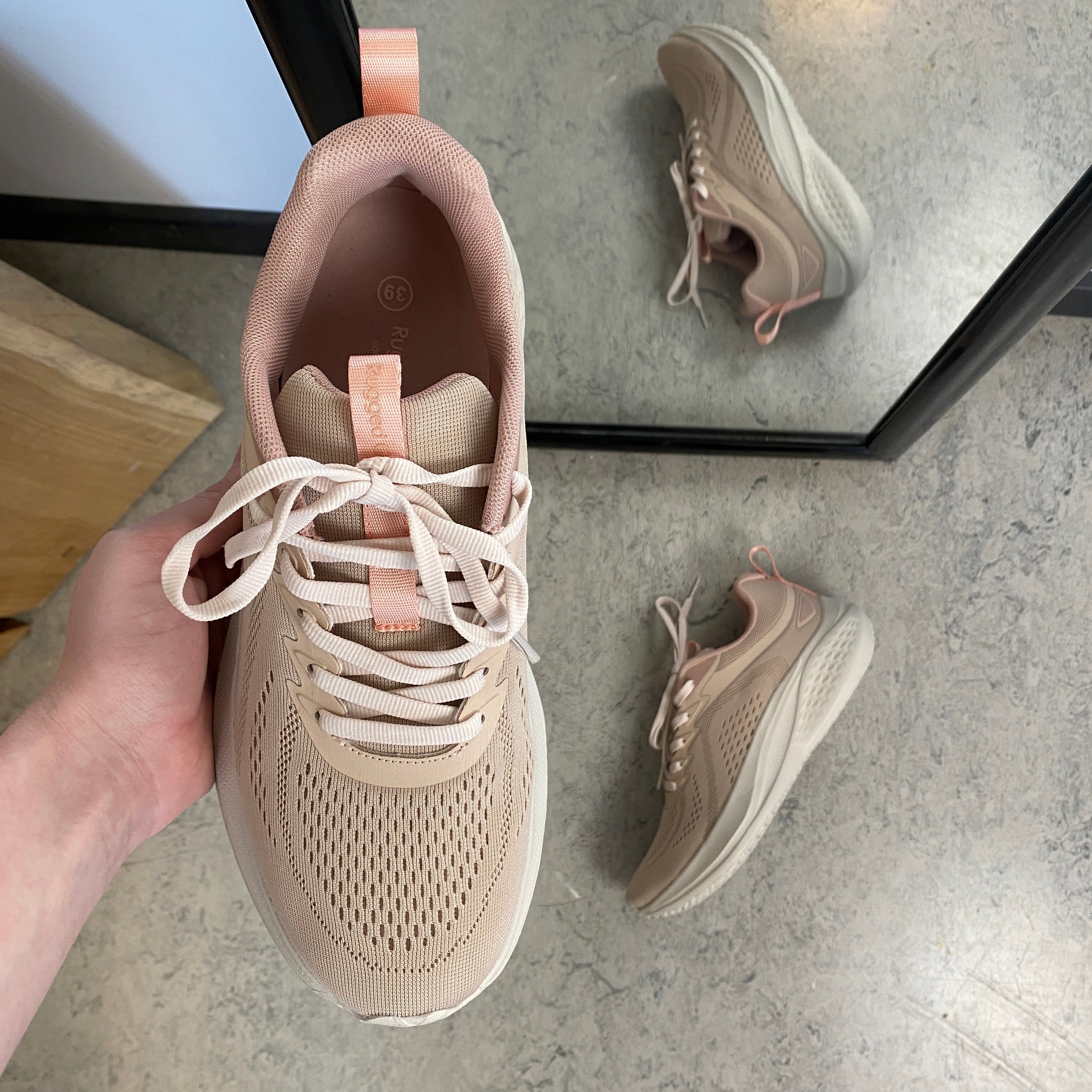 Rugged Gear Simple Sport – lätt och bekväm sneaker i rosa