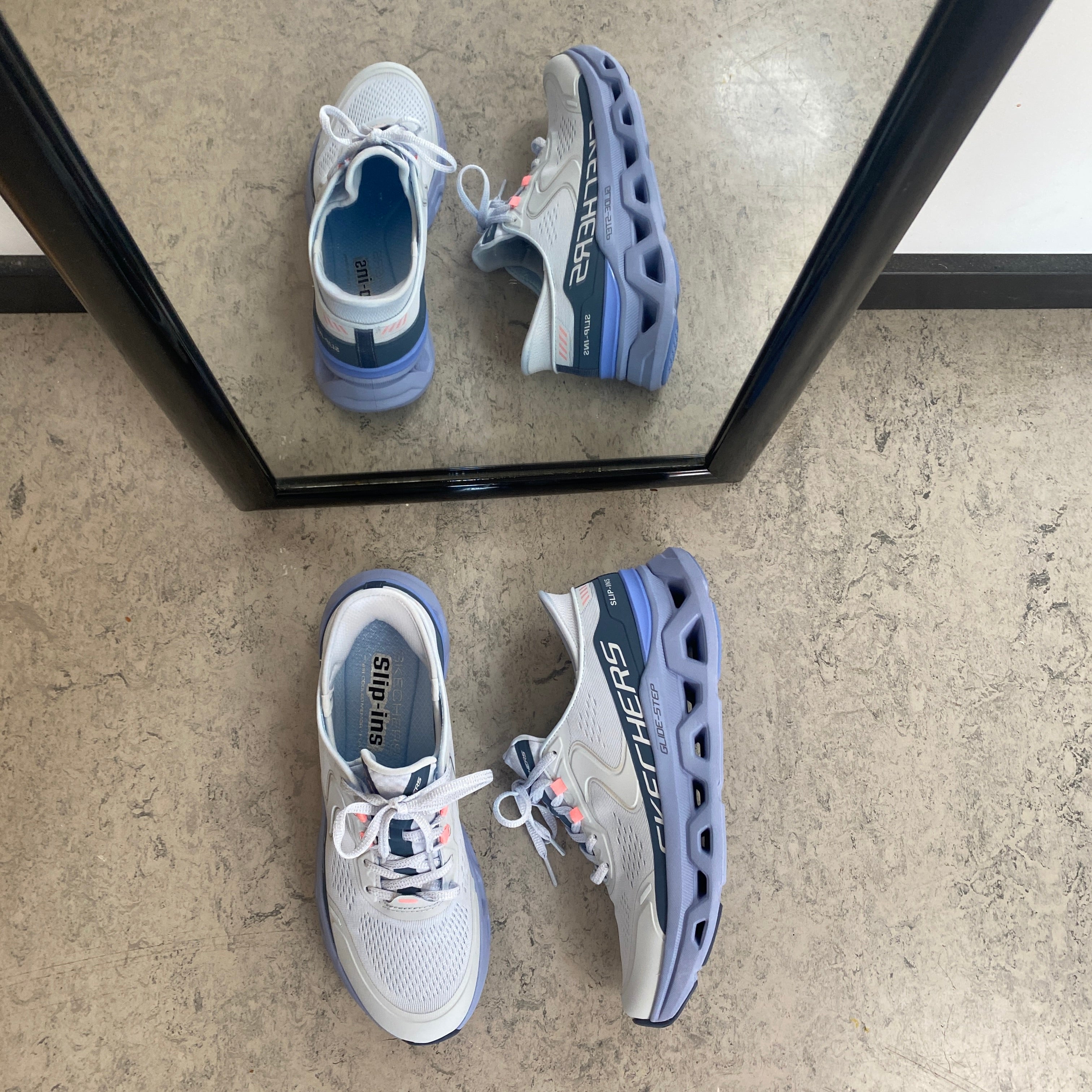 Skechers Glide-Step Aldus ljusblå – slip-on-sneaker med fotvalvsstöd & stötdämpning