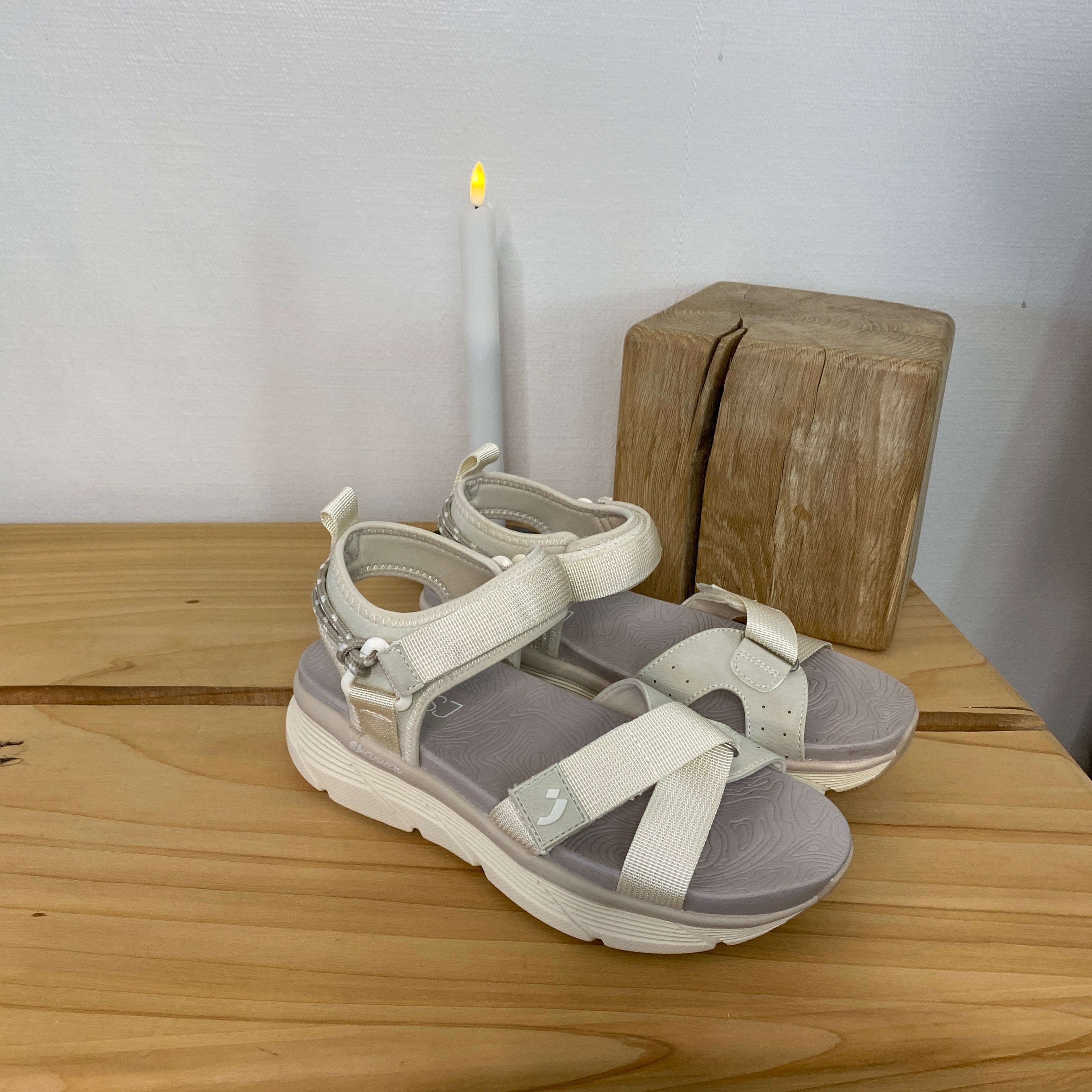 Lättviktsandal från SSKbutiken.se - Beige