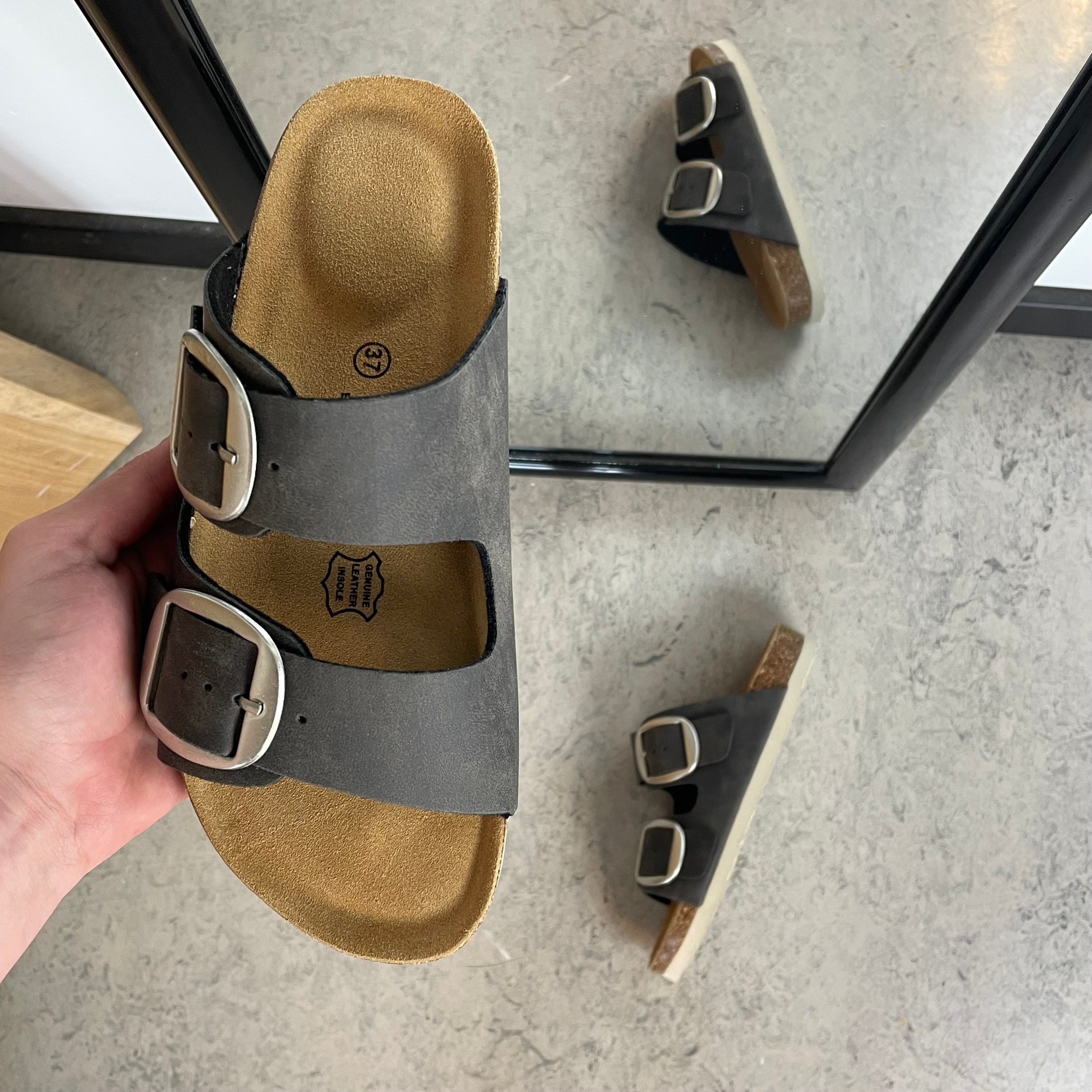 Cruz sandal med justerbar passform - Grå