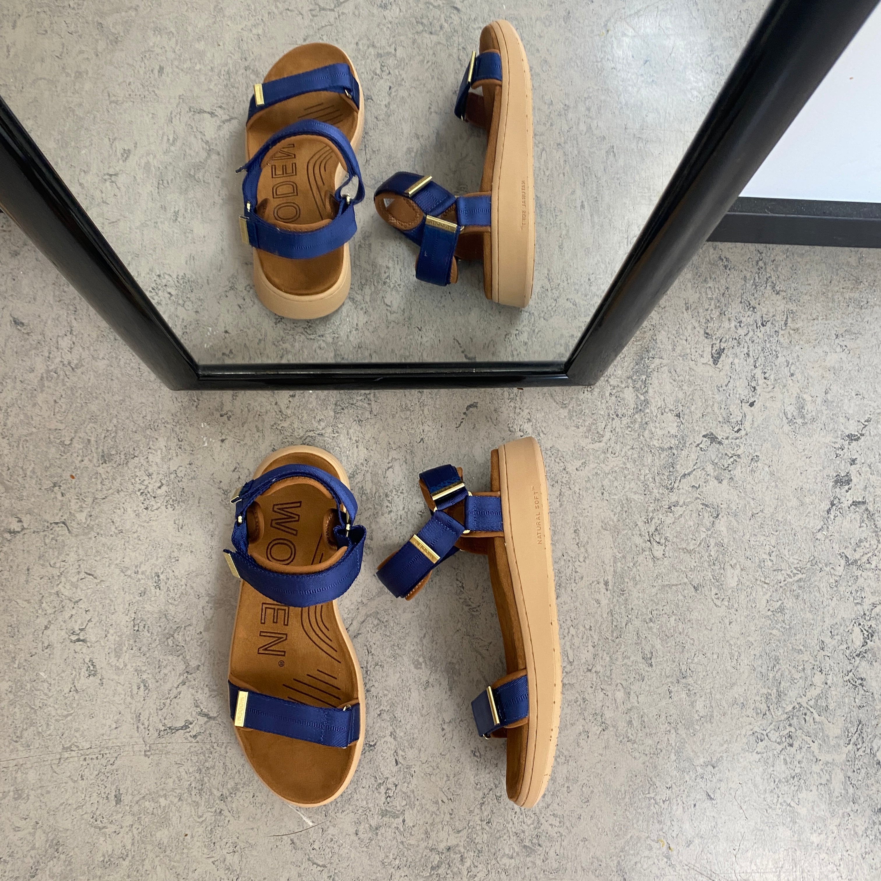 Woden Line sandal – koboltblå
