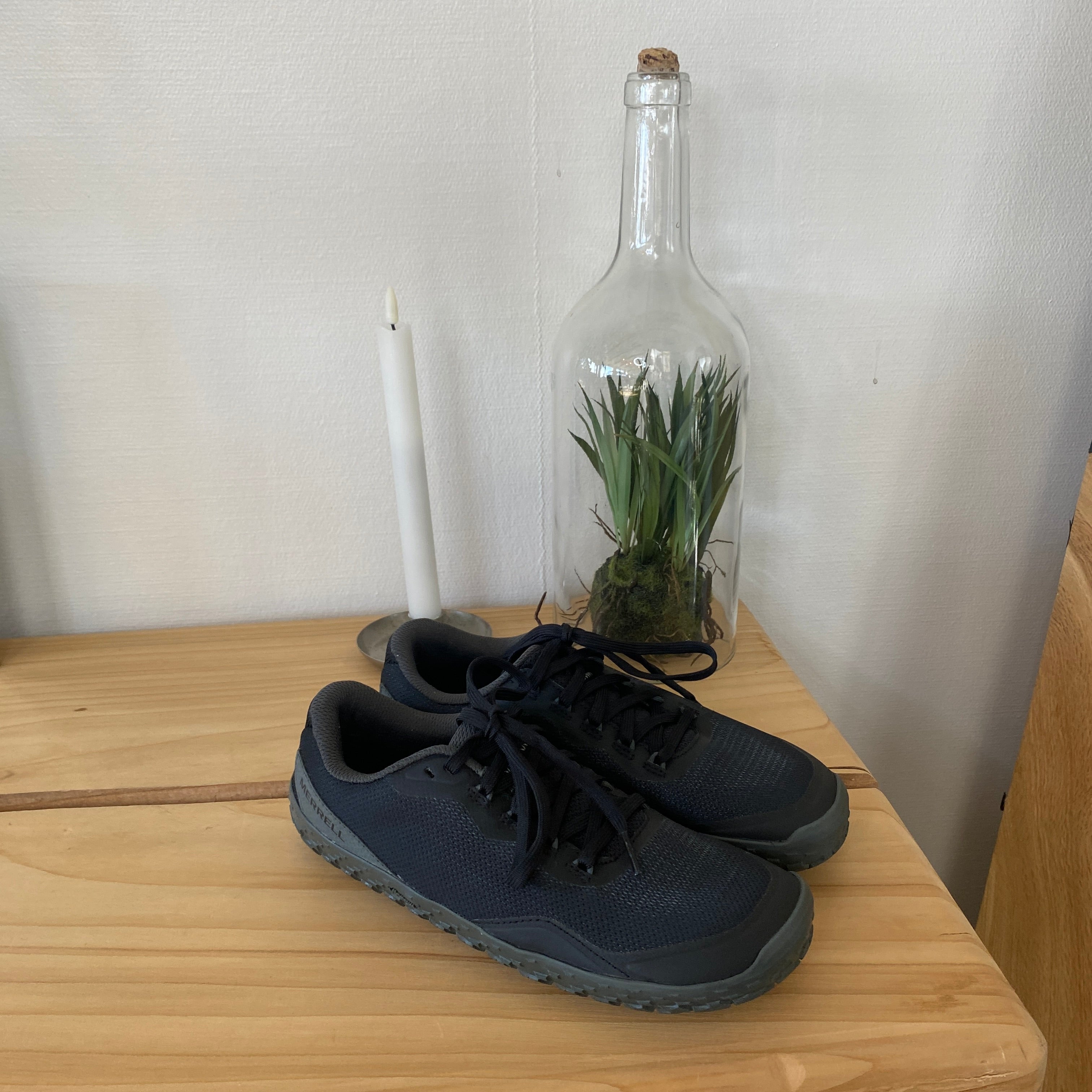 Merrell svart barfotasko med maximal flexibilitet