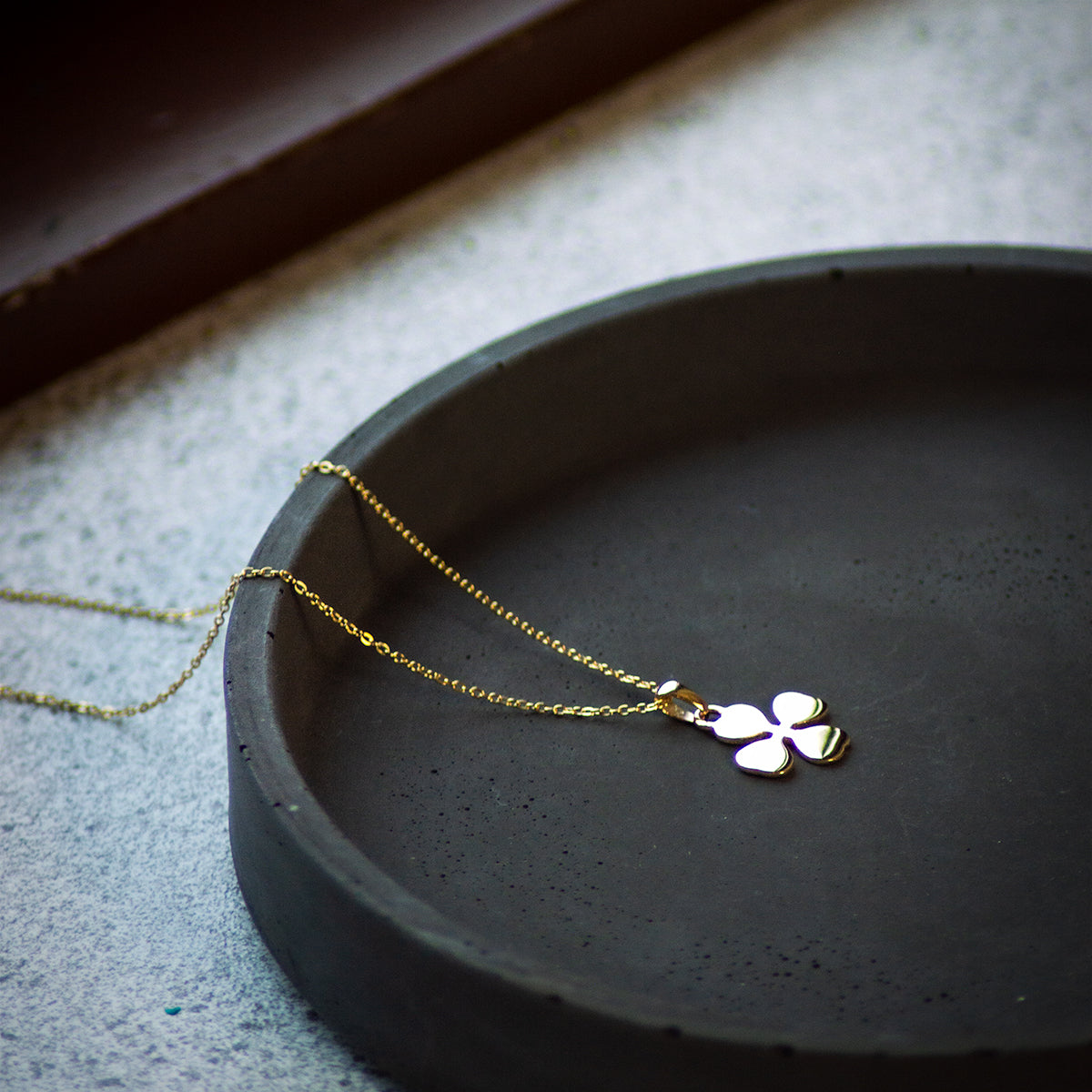 Aagaard halsband med förgyllt fyrklöver