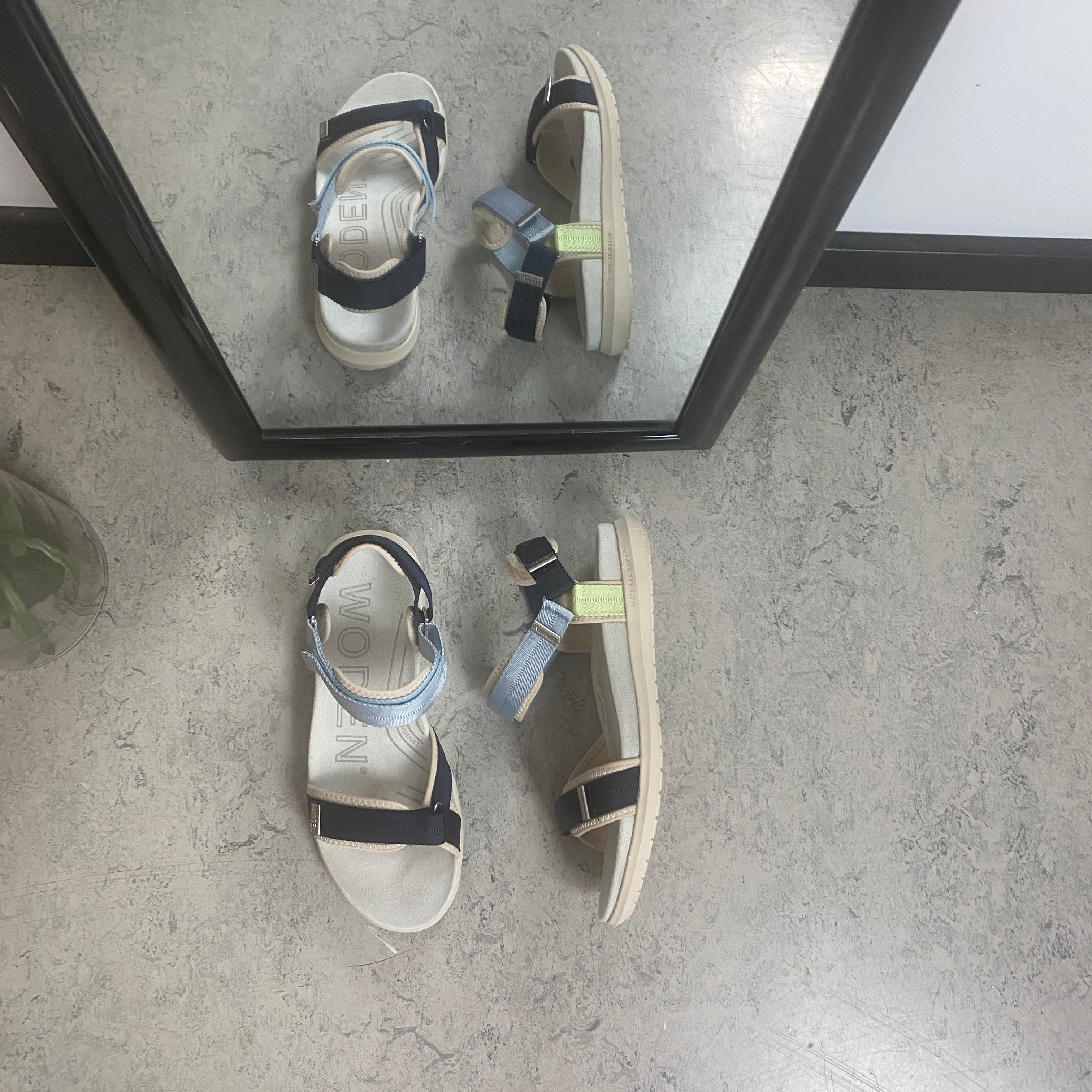 Woden sandal Moonstone Multi – Lätt & stödjande i blå, gröna & beige nyanser