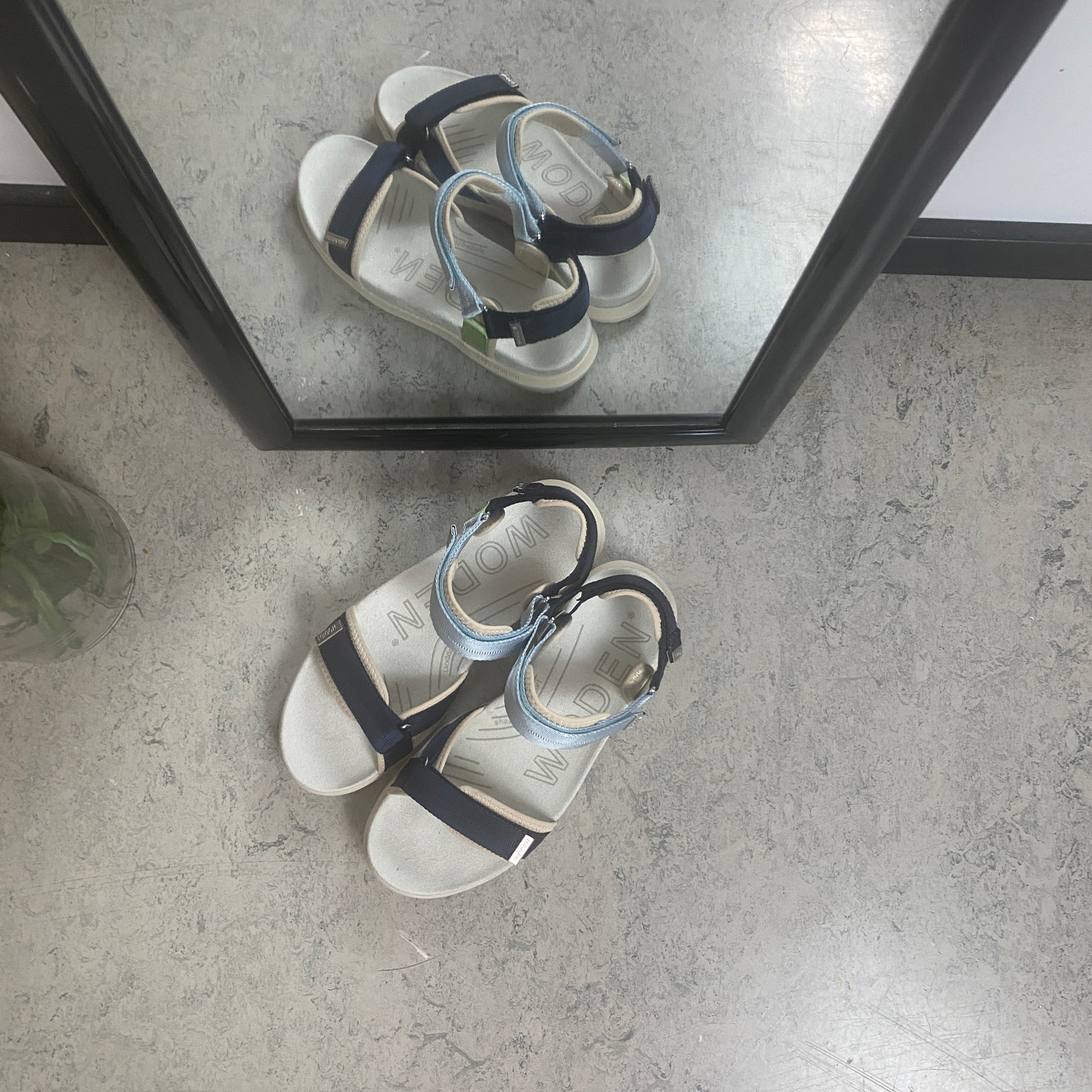 Woden sandal Moonstone Multi – Lätt & stödjande i blå, gröna & beige nyanser