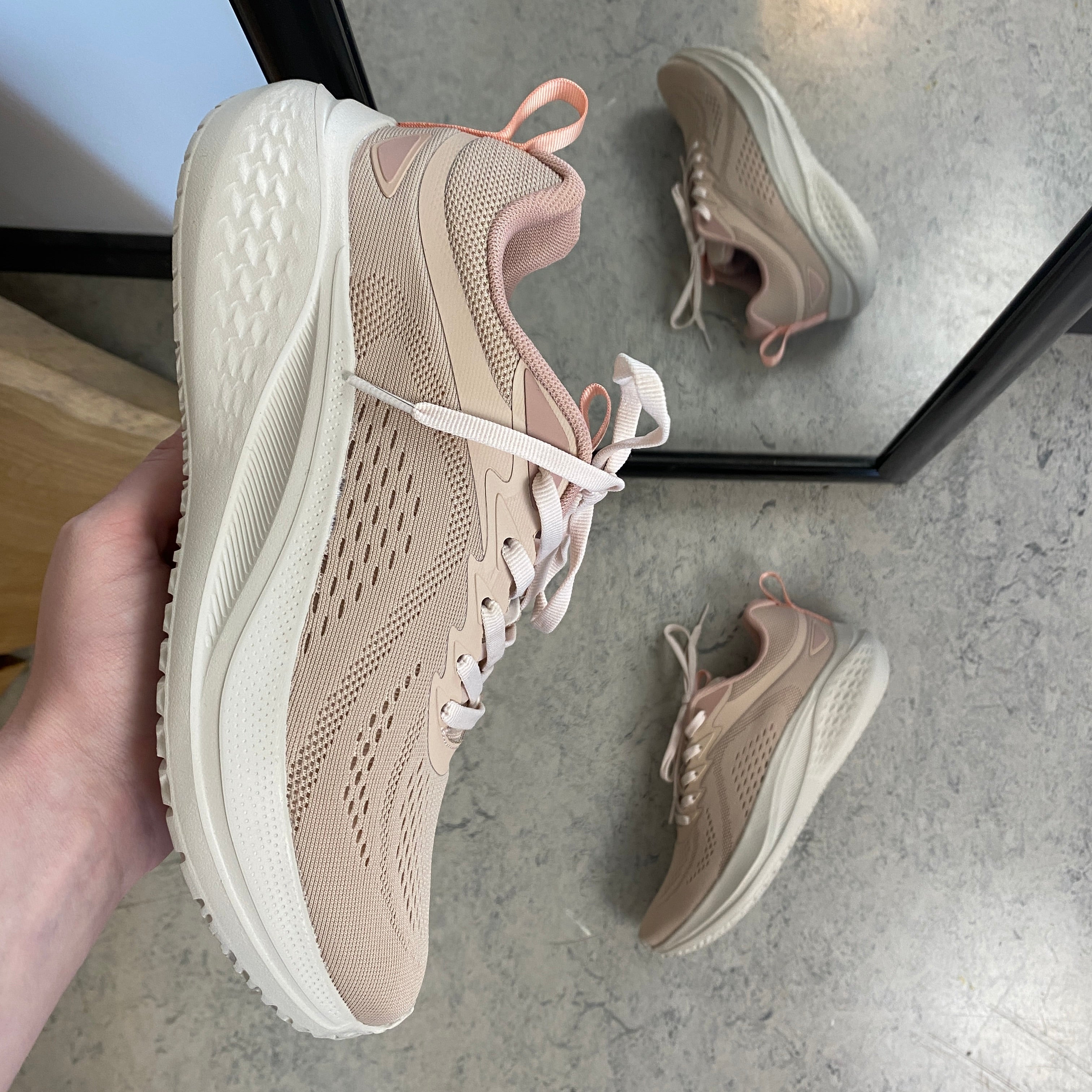 Rugged Gear Simple Sport – lätt och bekväm sneaker i rosa