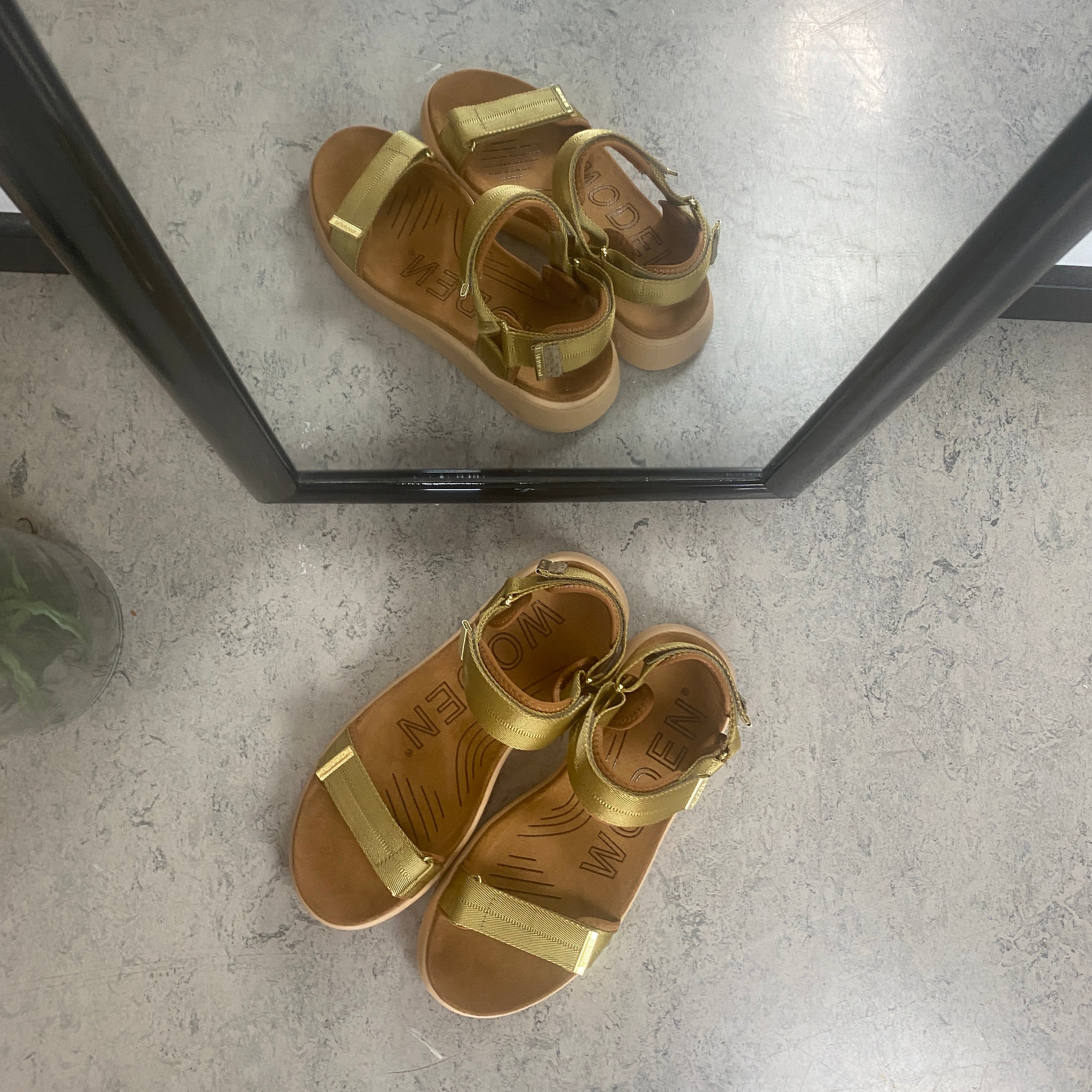 Woden sandal – Khaki (gyllene nyans)