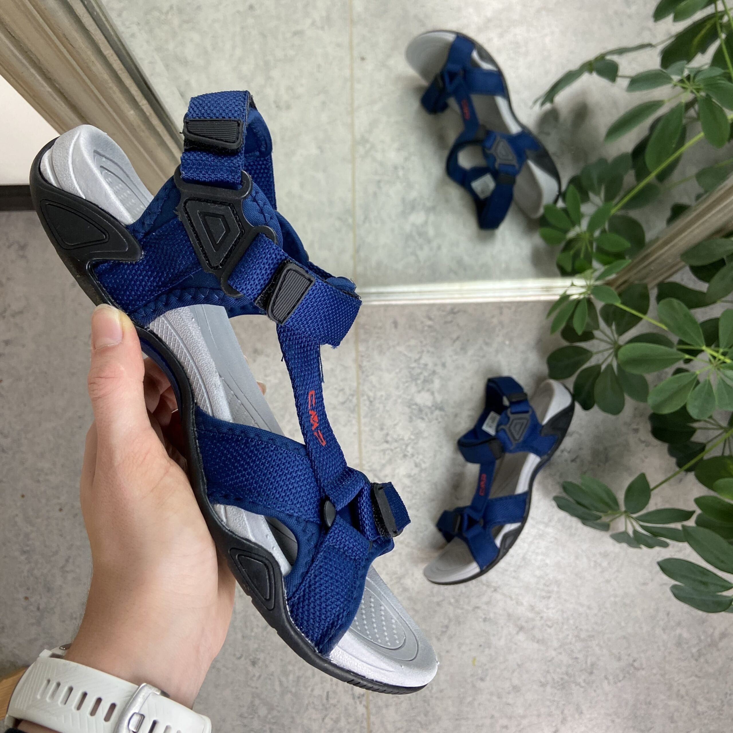 Marinblå sportsandal från CMP
