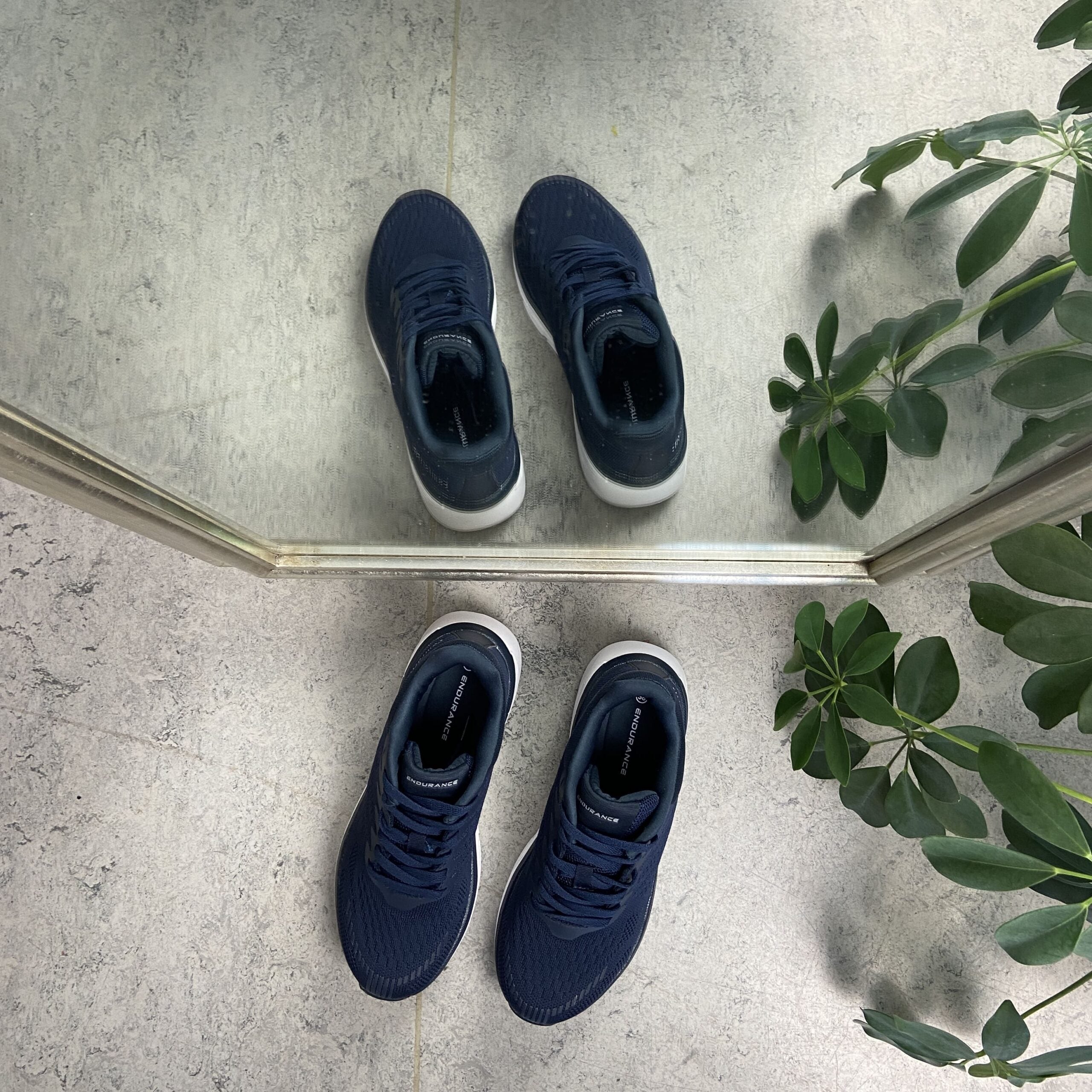 Mörkblå ComfortFit-sneakers från Endurance