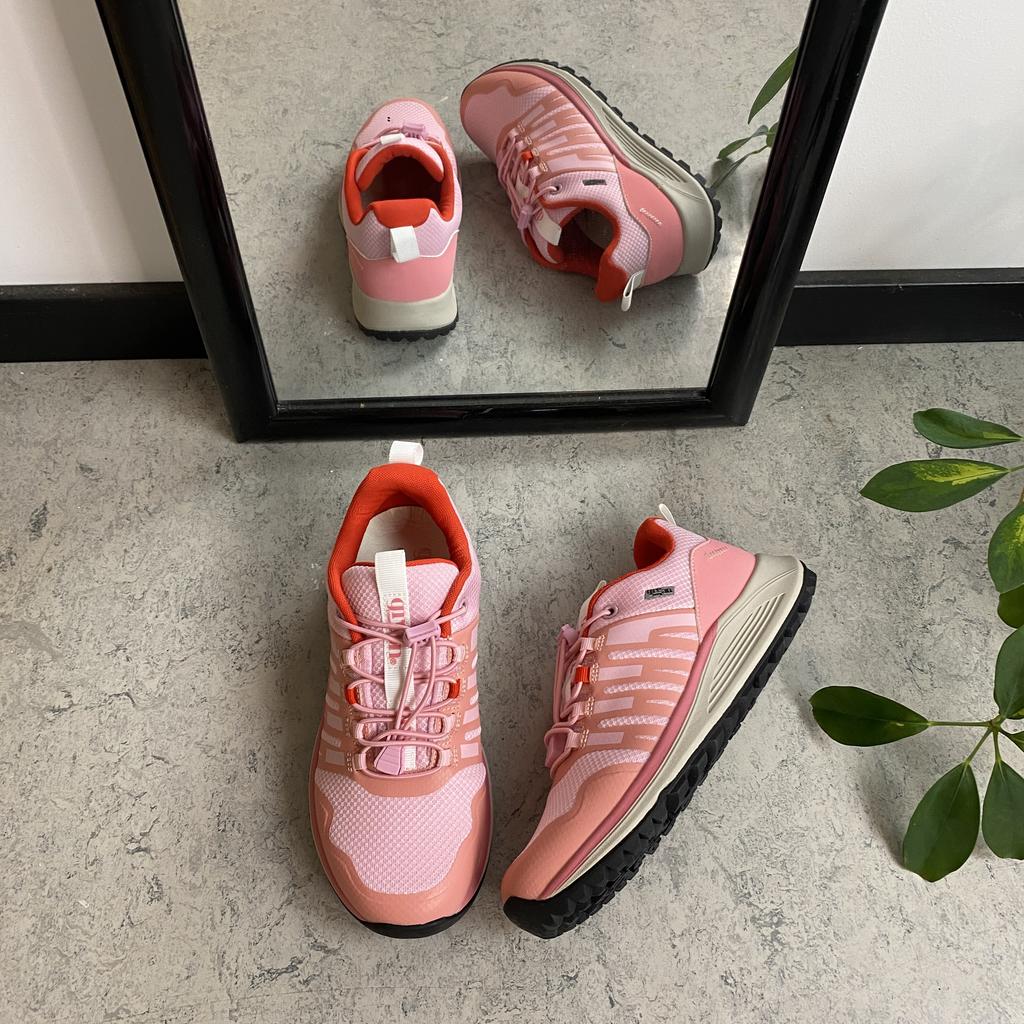 Vattentät rosa lättviktsko från Green Comfort med bra fotvalvsstöd