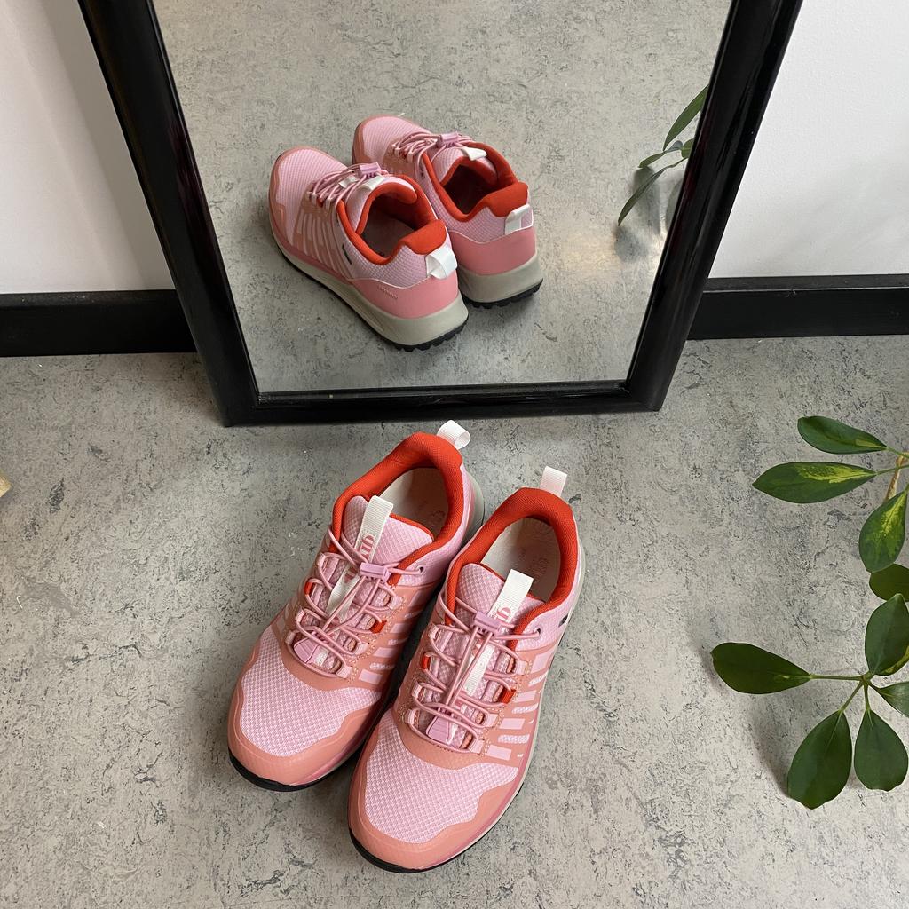 Vattentät rosa lättviktsko från Green Comfort med bra fotvalvsstöd
