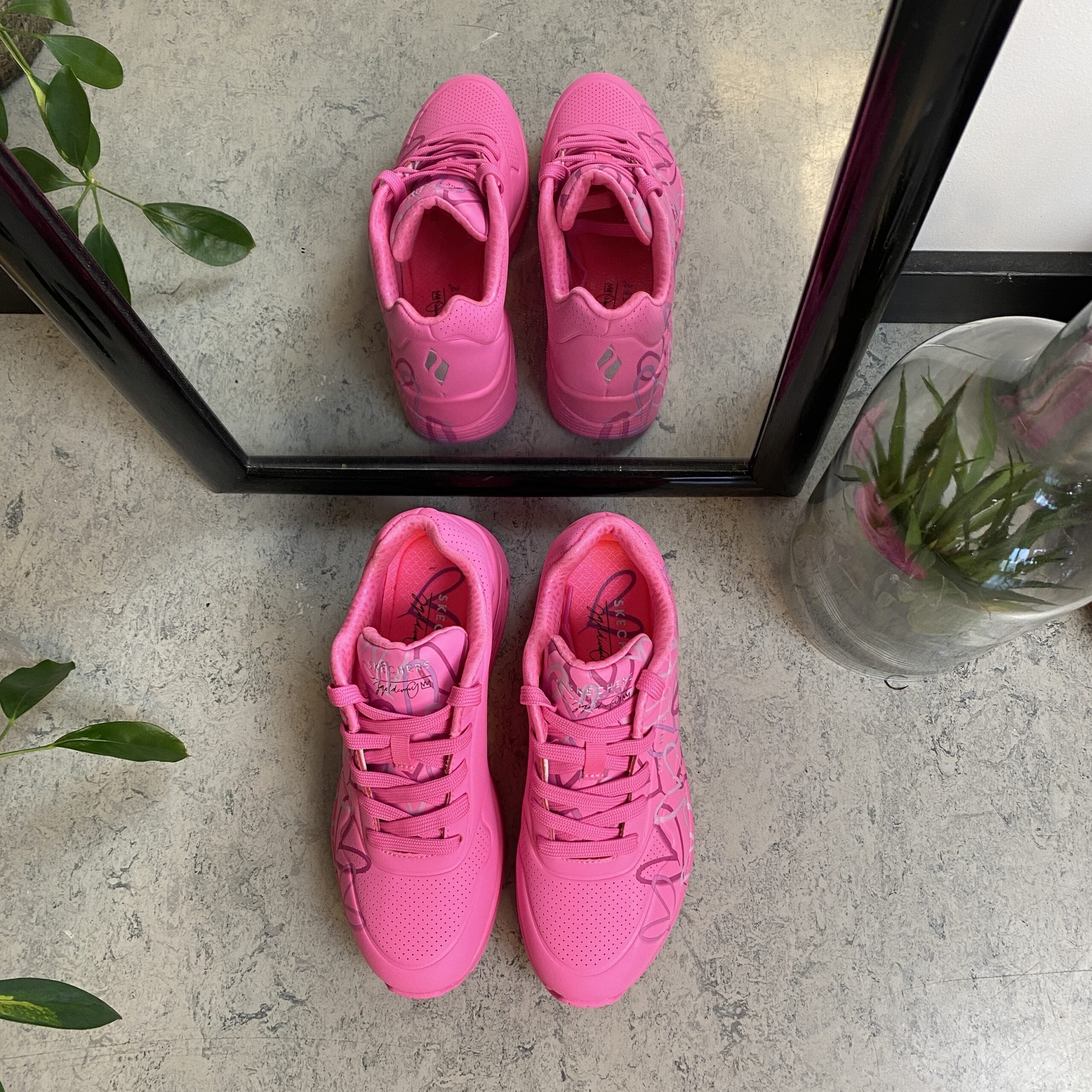 Rosa sneakers med hjärtan från Skechers