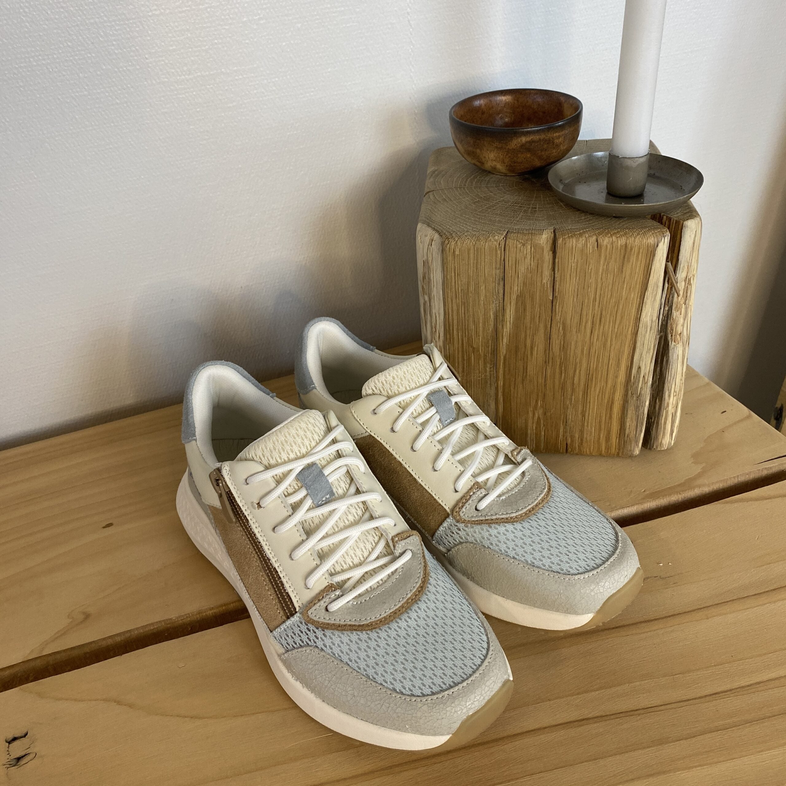Ljusblå Green Comfort-sko med god bredd och dubbel öppning