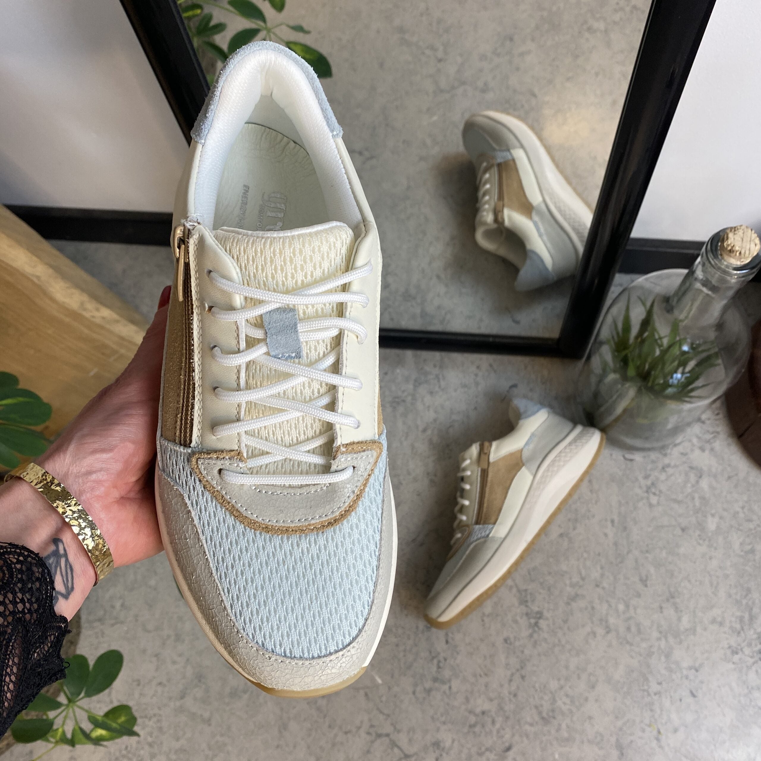 Ljusblå Green Comfort-sko med god bredd och dubbel öppning