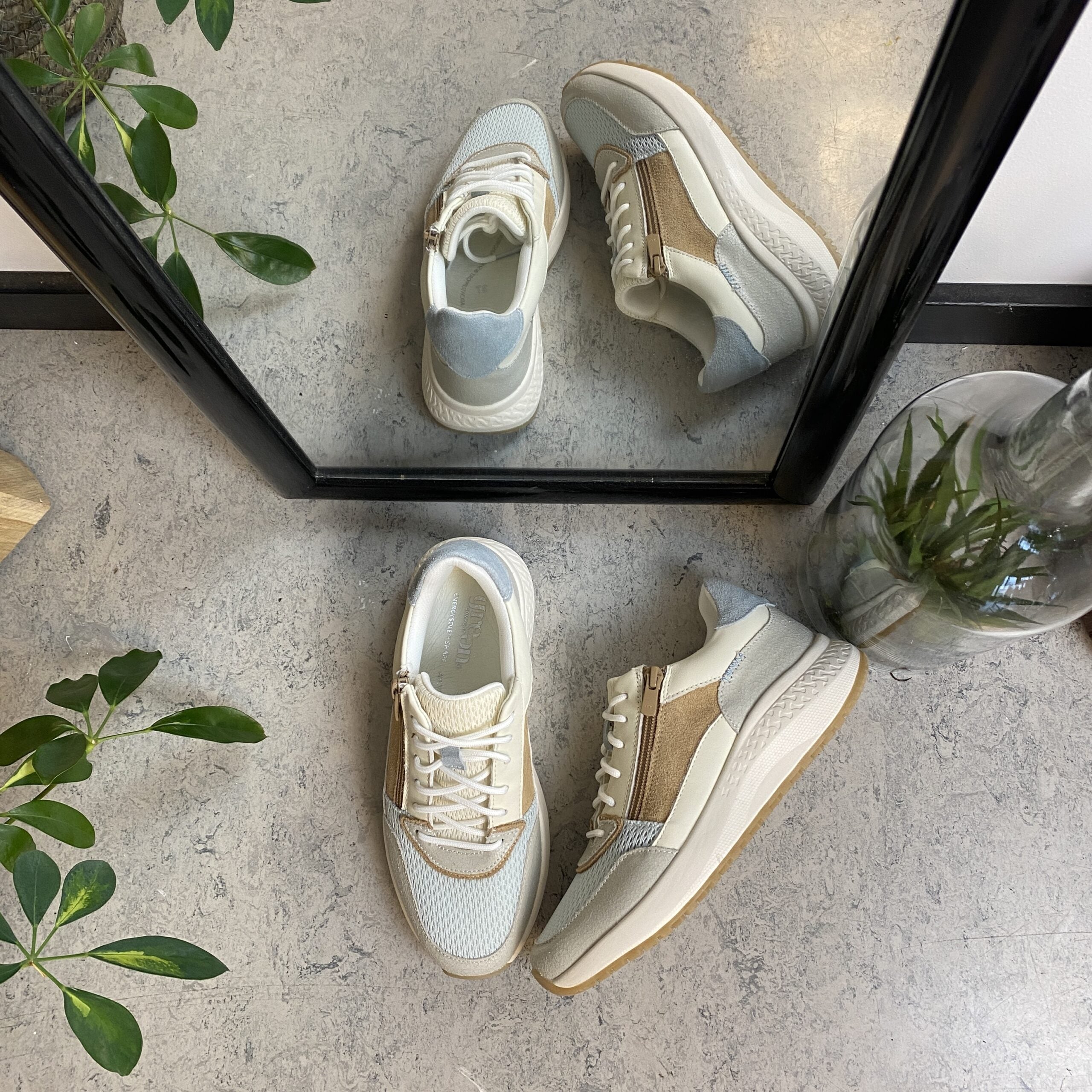 Ljusblå Green Comfort-sko med god bredd och dubbel öppning