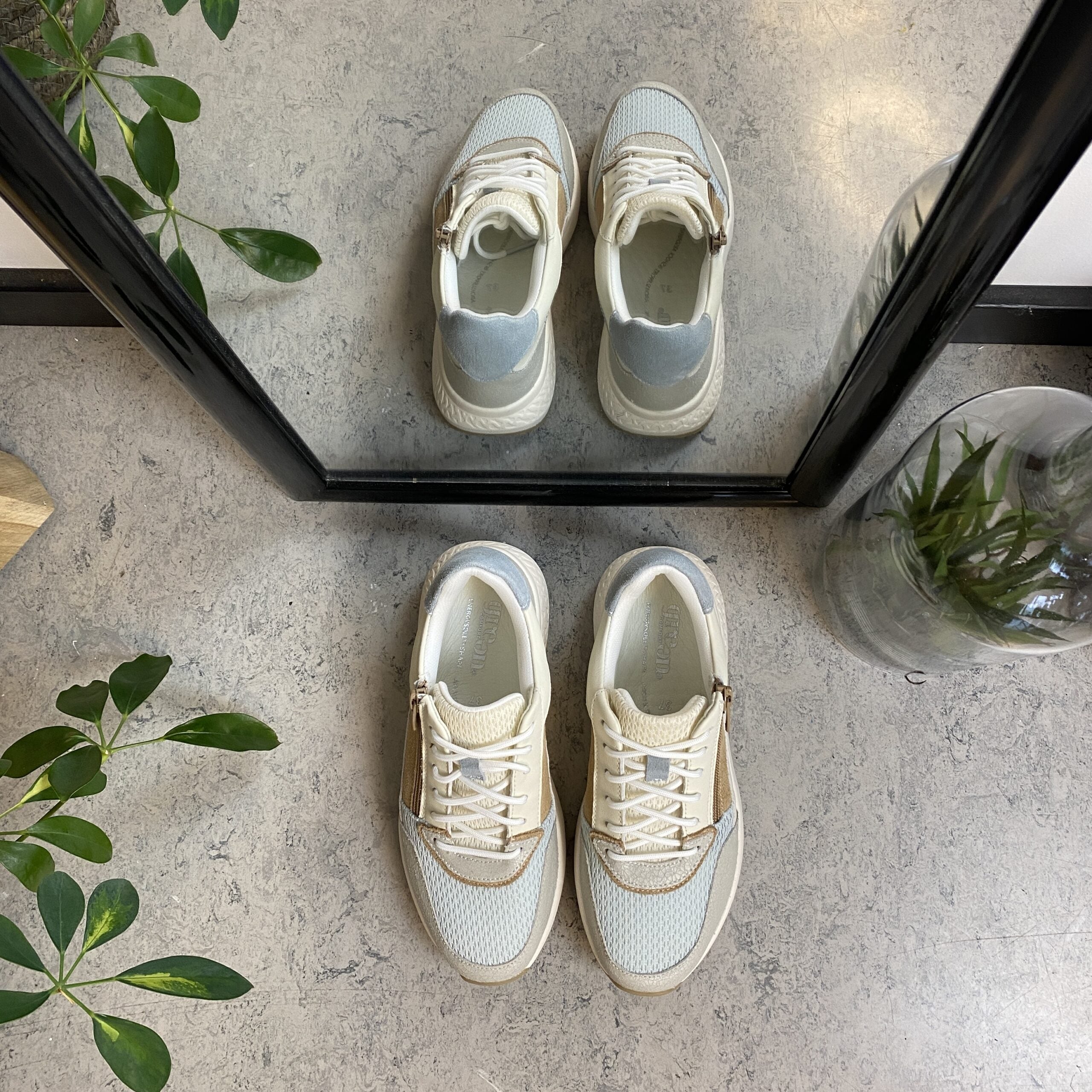 Ljusblå Green Comfort-sko med god bredd och dubbel öppning