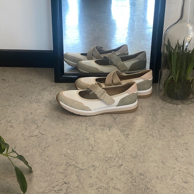 Relife ballerina med kardborre – beige komfortsko med massageeffekt