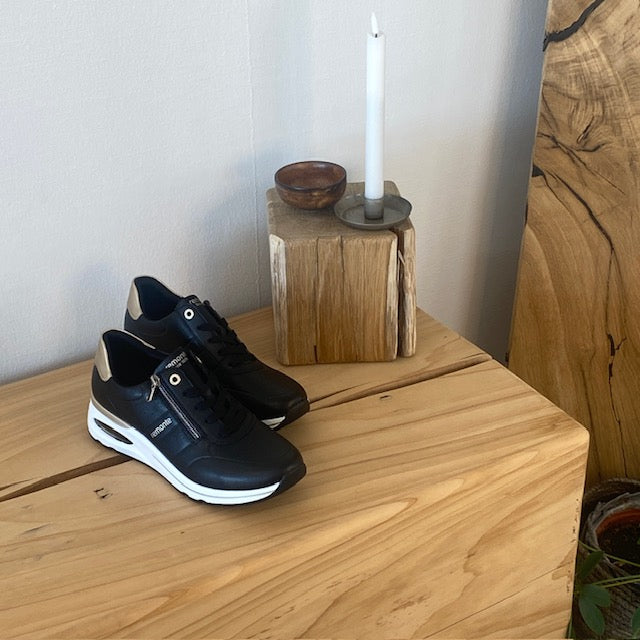 Bekväma sneakers från Remonte med extra fotvalvsstöd