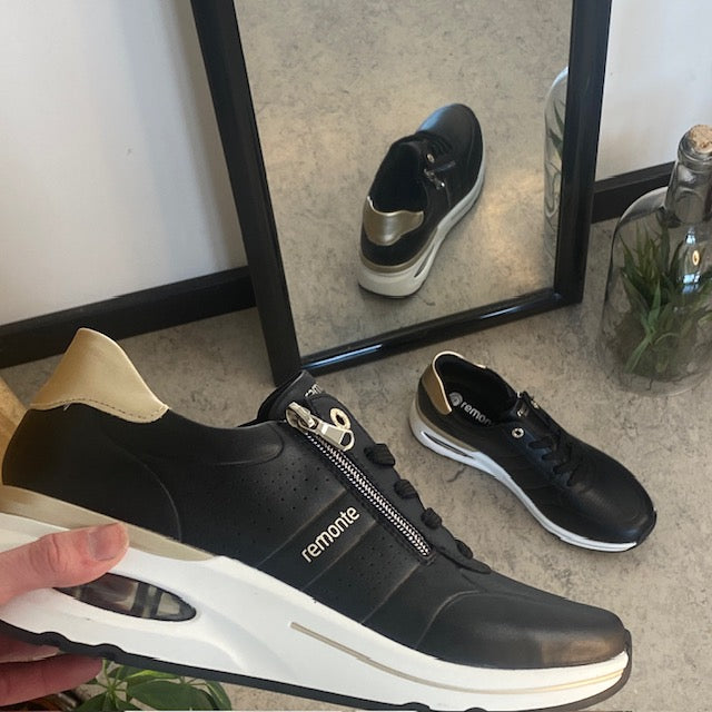 Bekväma sneakers från Remonte med gott fotvalvsstöd