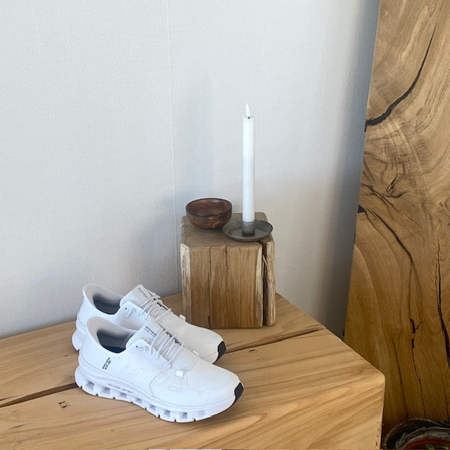 Vita Skechers Slip-Ins-skor med hög stötdämpning