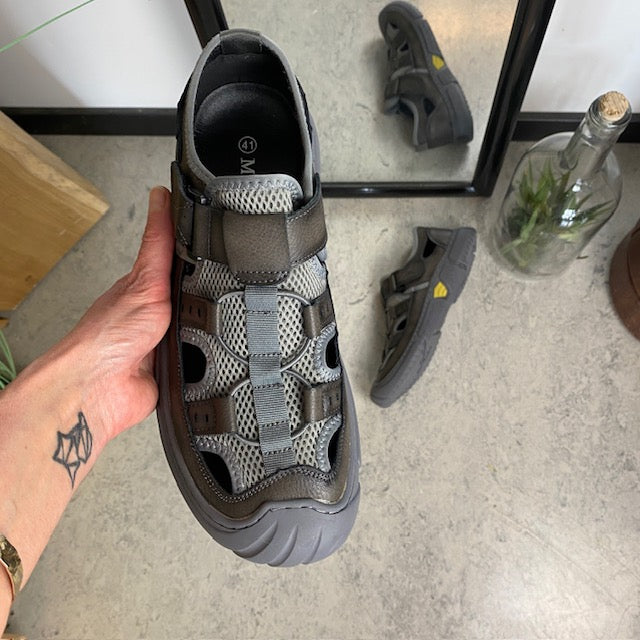 Outdoor-sandal för herr i svart/khaki
