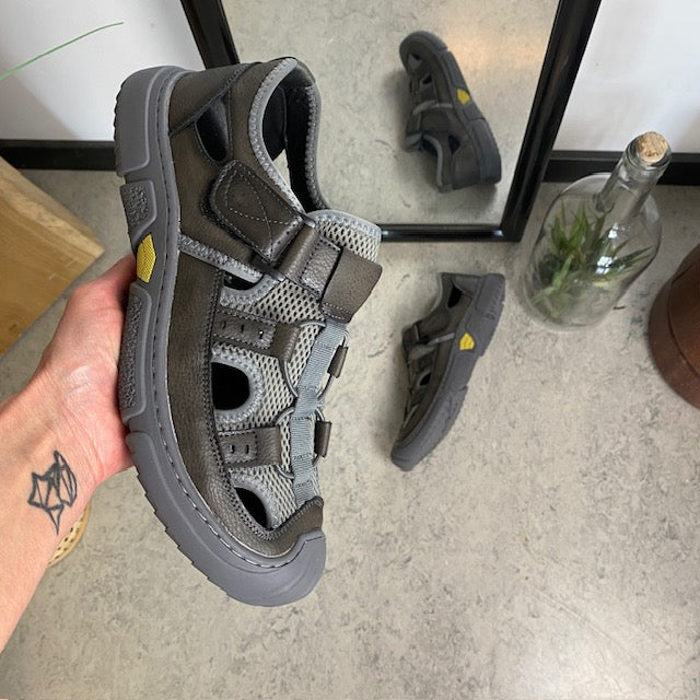 Outdoor-sandal för herr i svart/khaki