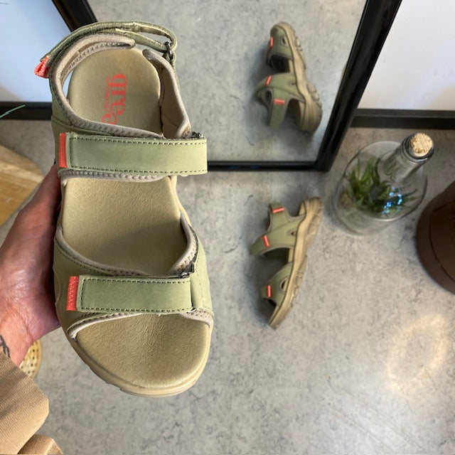 Grön Green Comfort-sandal för dig som går och står många timmar