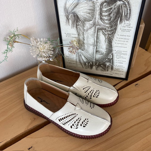 Beige ballerina i läder
