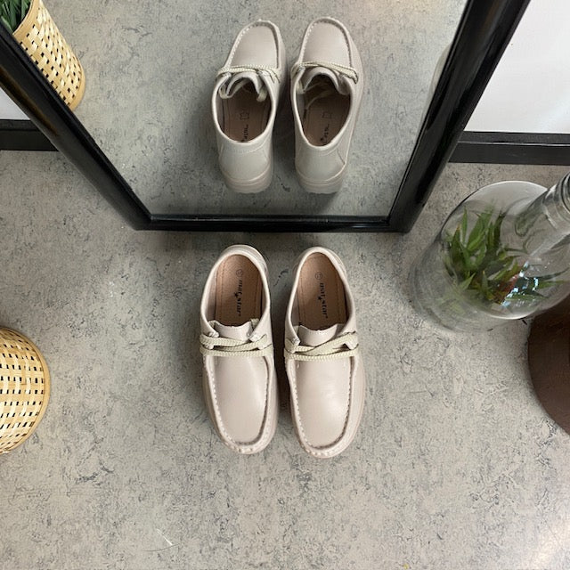 Beige läderskor med gångsula och svankstöd