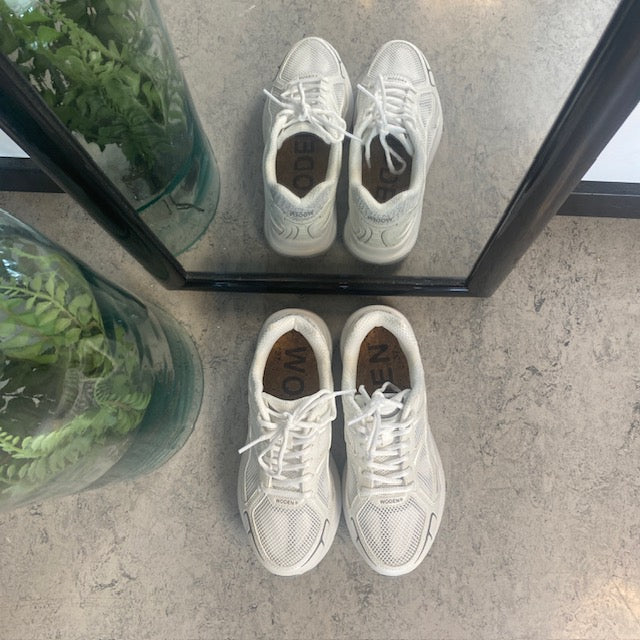 Woden lätta sneakers med bra fotvalvsstöd