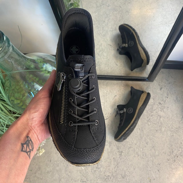 Svarta Rieker slip-on sneakers