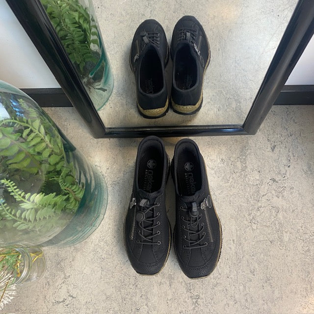 Svarta Rieker slip-on sneakers