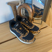 Snygga Woden-sneakers i svart mix med leopardmönster