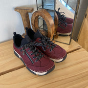 Bordeaux sneakers från Rieker med god stötdämpning
