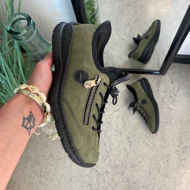 Olivgrön Rieker slip-on sneakers