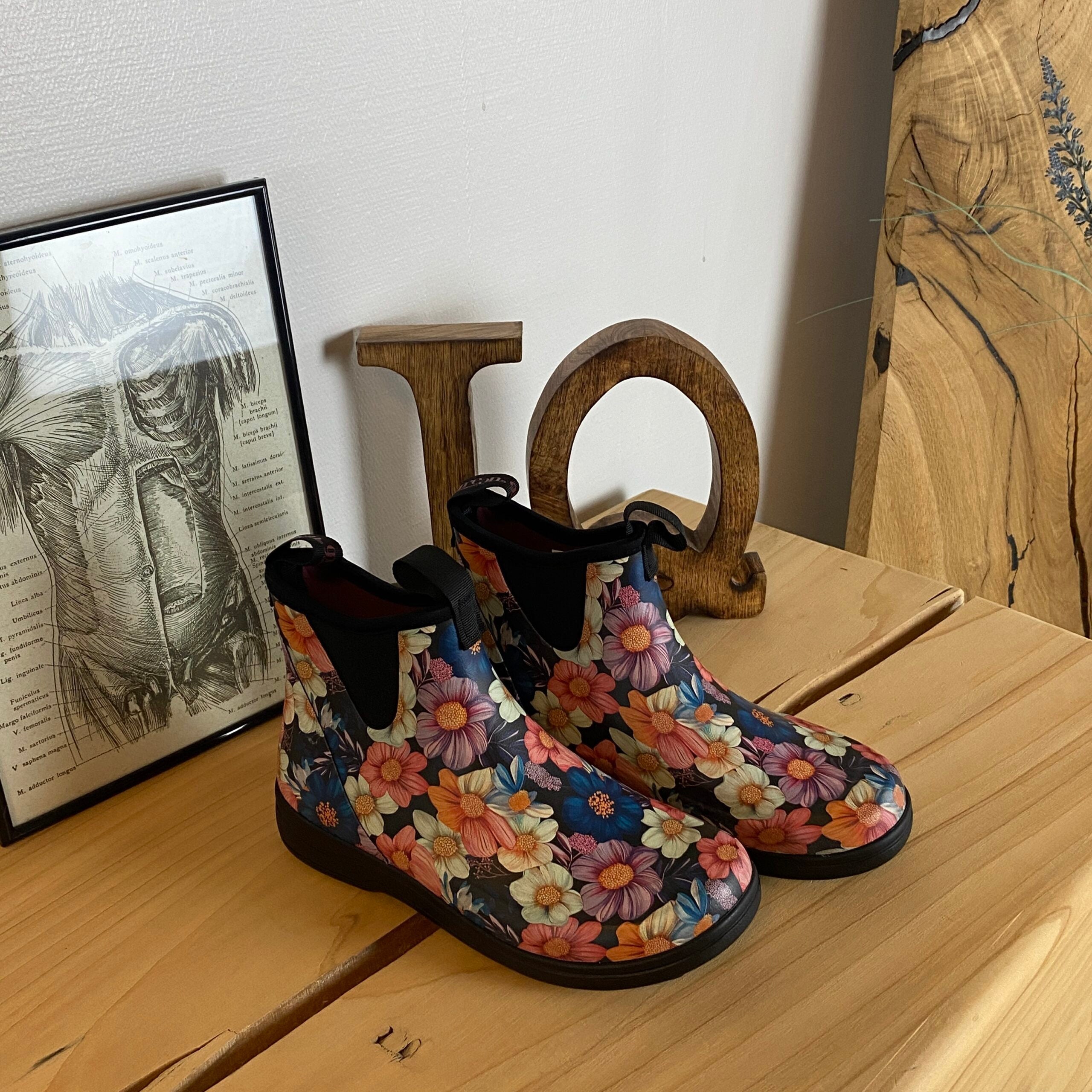 Green Comfort gummistövel i blommönster med hålfotsstöd