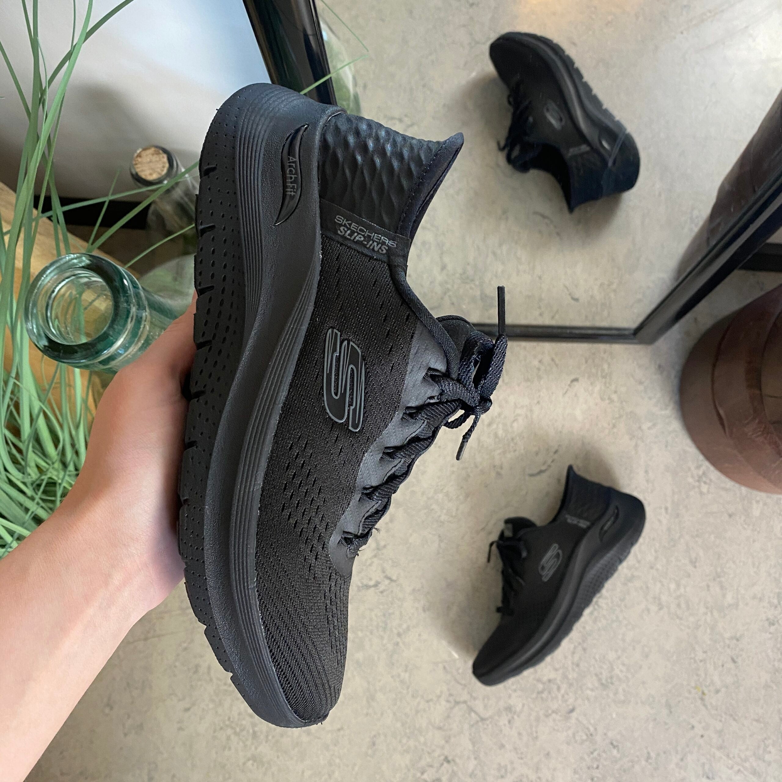 Skechers Slip-ins med Arch Fit – svart sneaker med hands-free komfort