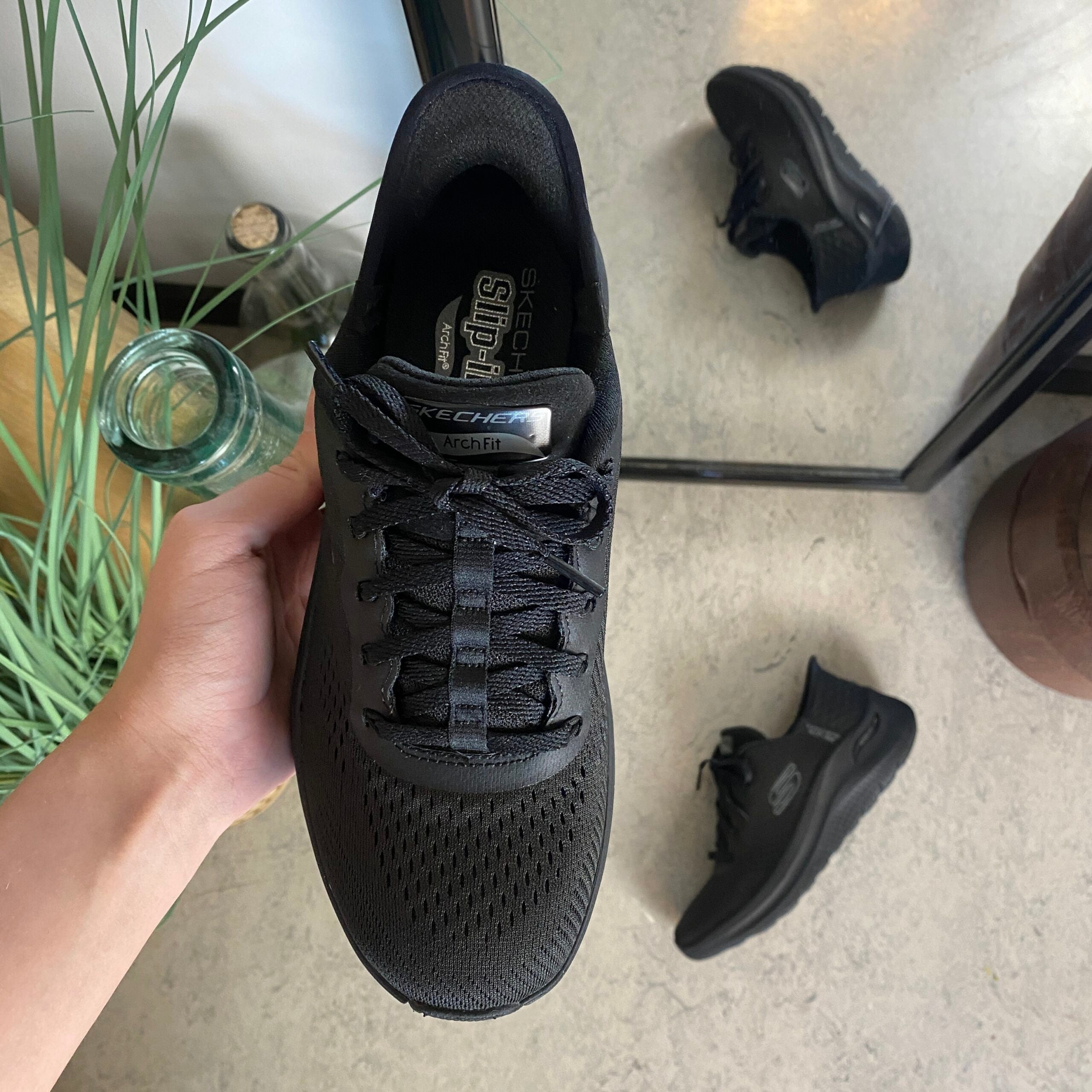 Skechers Slip-ins med Arch Fit – svart sneaker med hands-free komfort