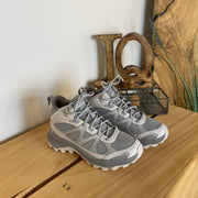 Vattentät Merrell vandringssko med andningsbart mesh och stel gång