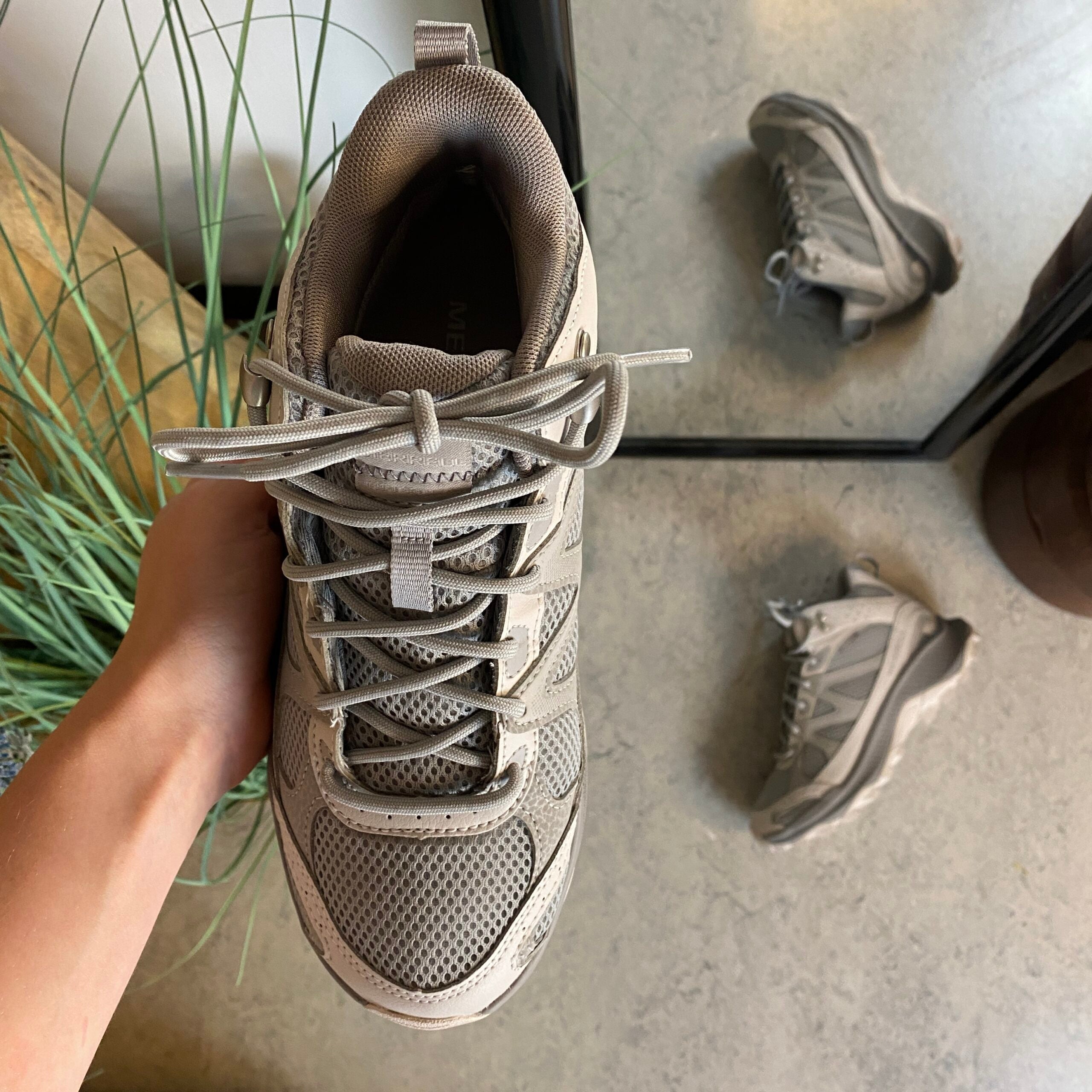 Vattentät Merrell vandringssko med andningsbart mesh och stel gång