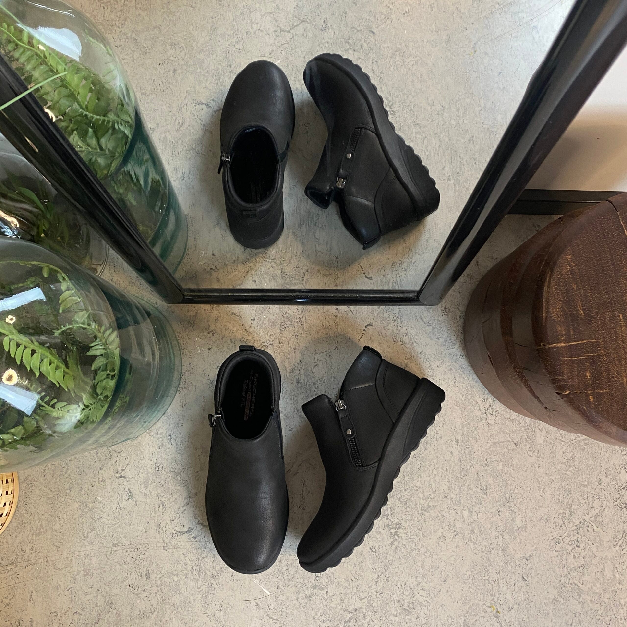 Elegant svart stövlett med Memory Foam från Skechers