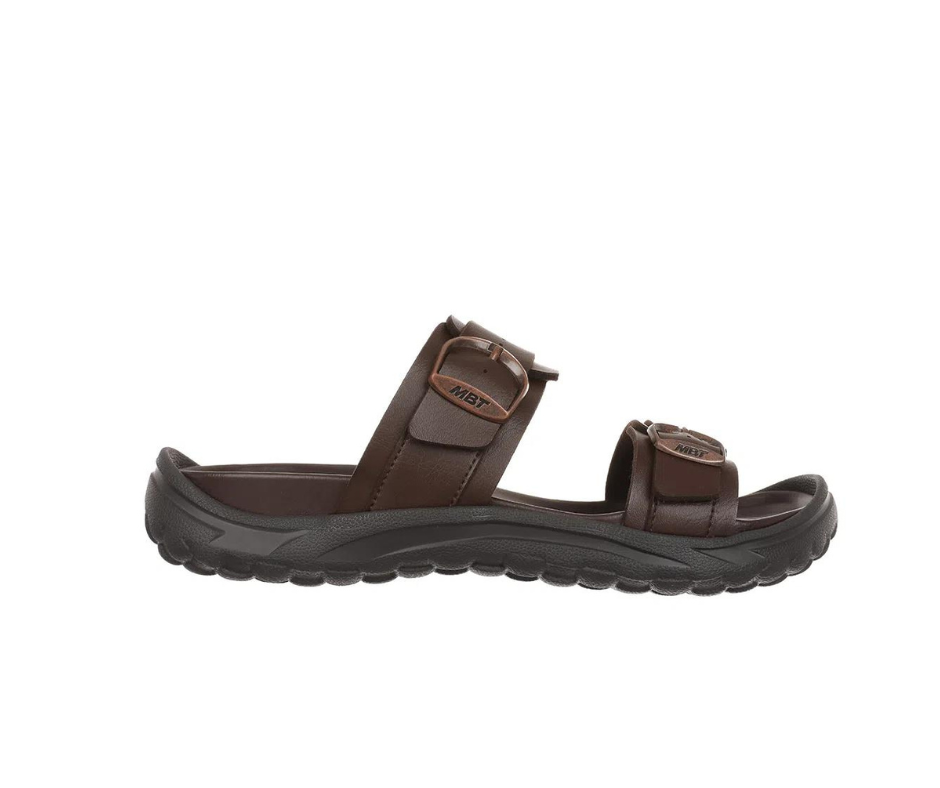 Brun slip-on sandal för dam från MBT med ergonomisk innersula
