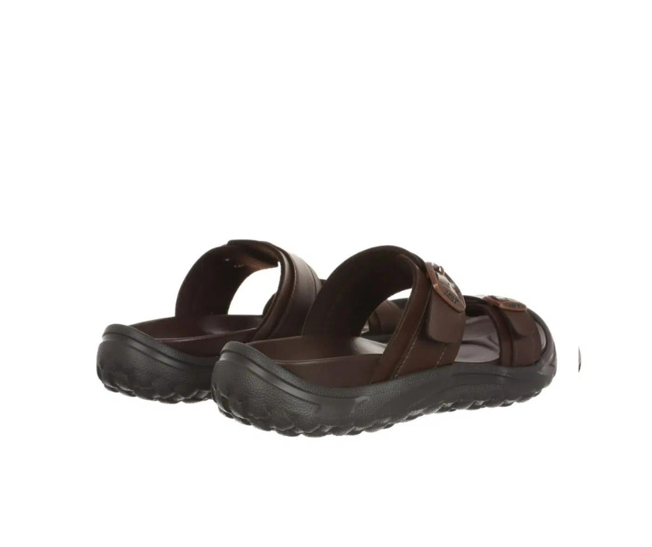 Brun slip-on sandal för dam från MBT med ergonomisk innersula