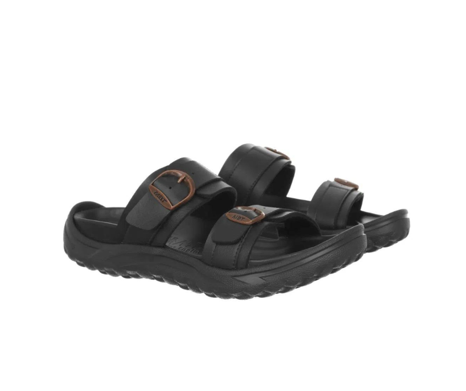 Svart dam slip-on-sandal från MBT med ergonomisk fotbädd