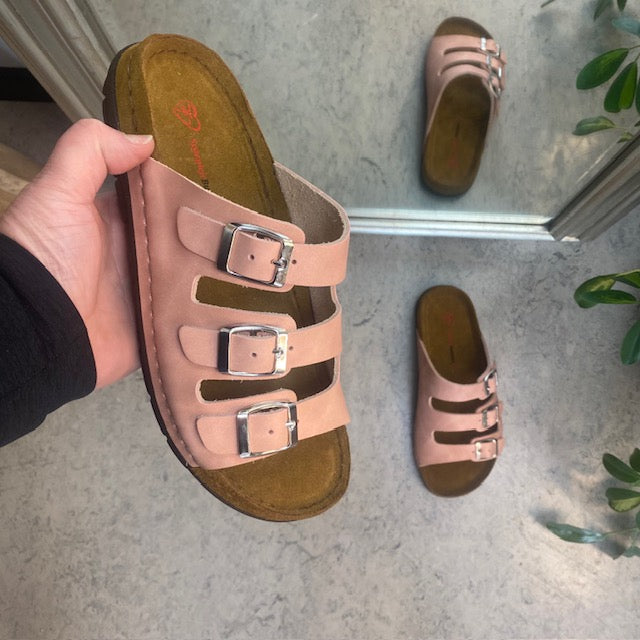 Rosa slip-on sandal i läder med smala remmar